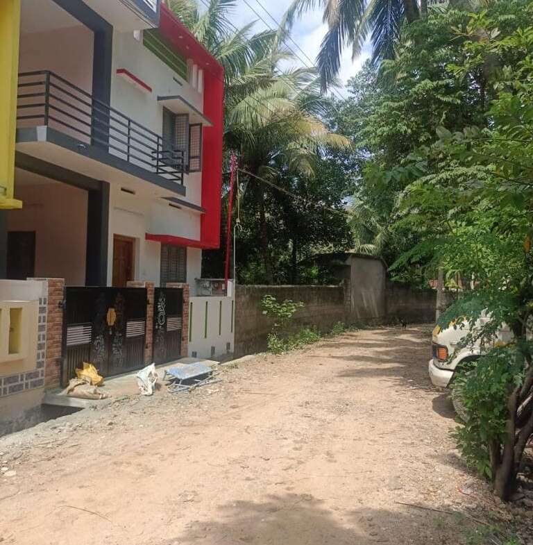 House for sale in Alamparai