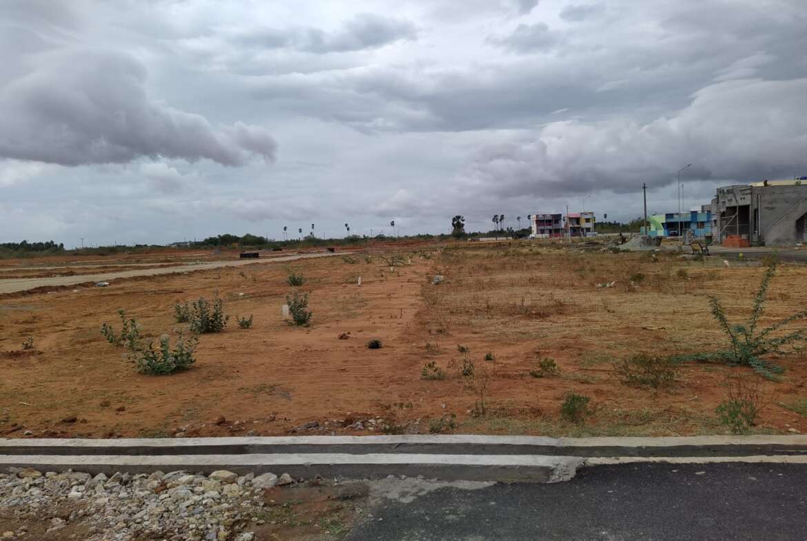 Plots for sale in Valliyur