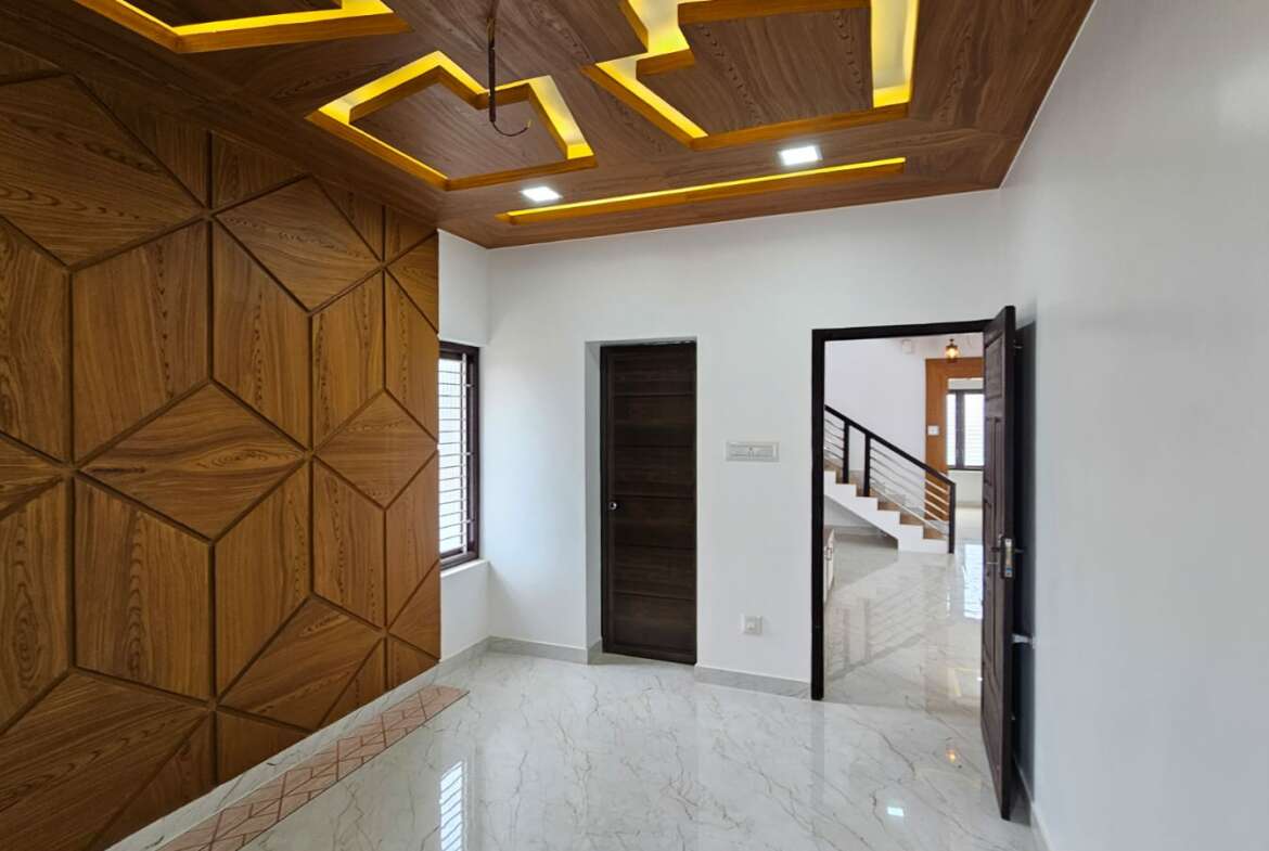 3bhk-house-for-sale-in-vip-garden-12