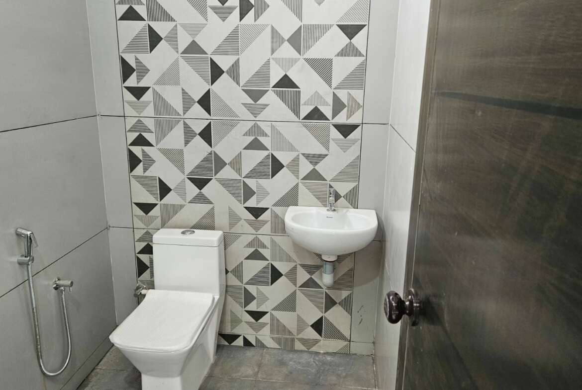 3bhk-house-for-sale-in-vip-garden-8