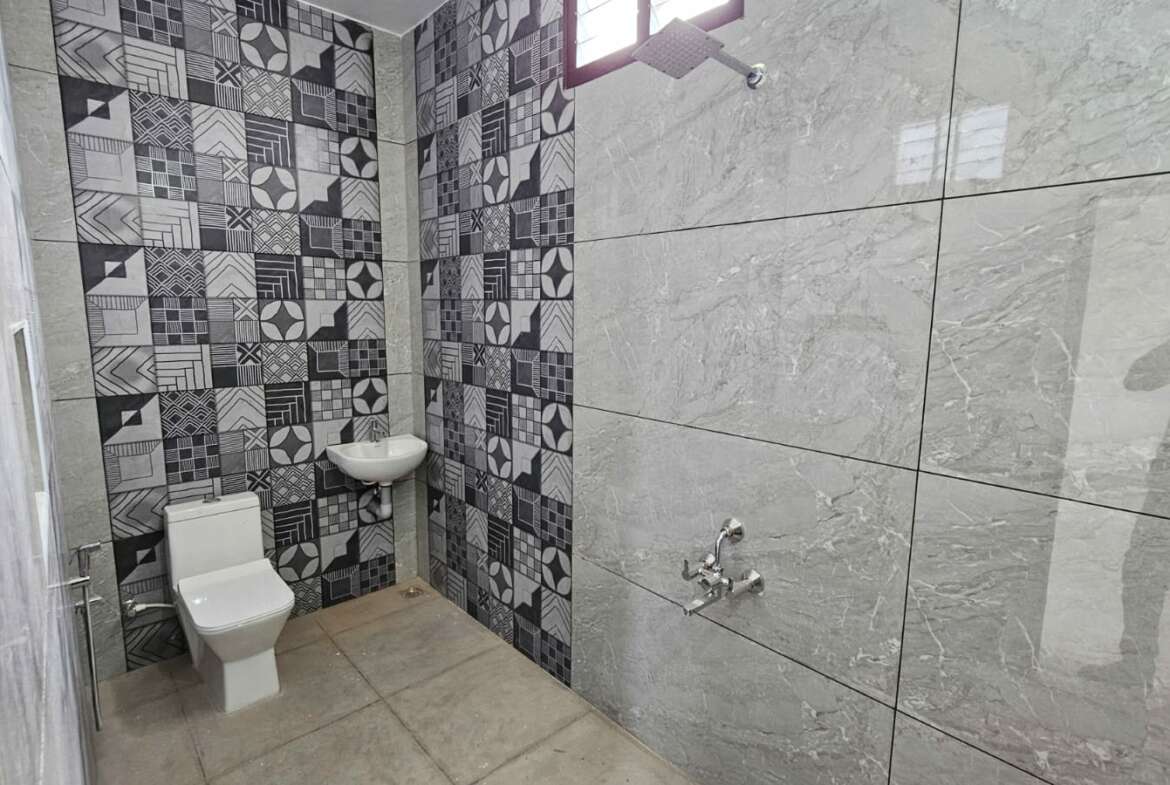 3bhk-house-for-sale-in-vip-garden-9